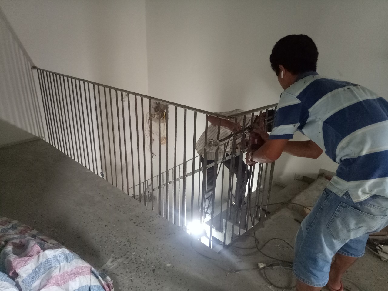 Thi công cầu thang